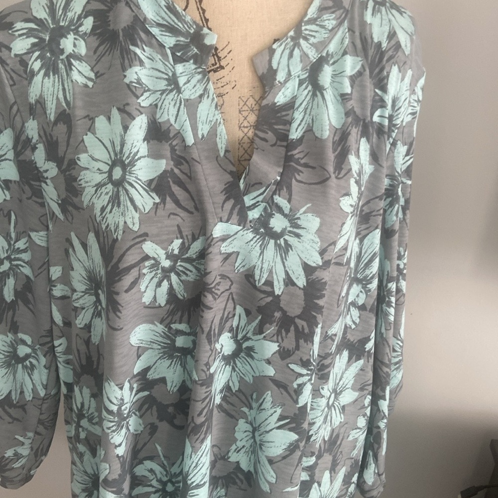 Dear Scarlett Green Wrap Blouse with Short Sleeves